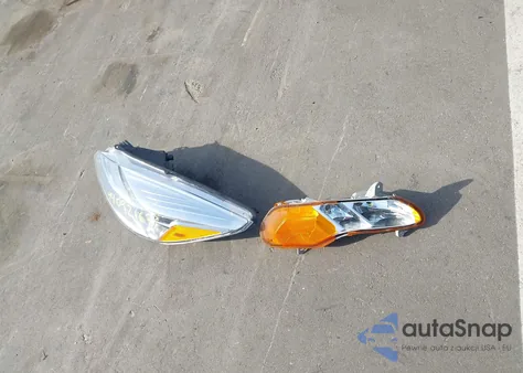 2016 Ford Escape S z USA, uszkodzony, nr VIN 1FMCU0F7XGUA60095